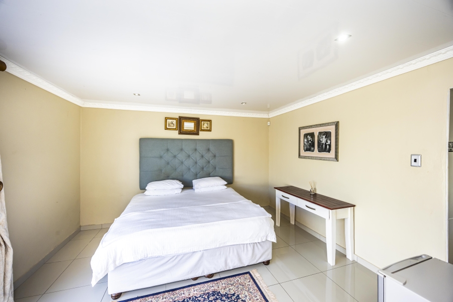 Commercial Property for Sale in Sunnyridge Eastern Cape